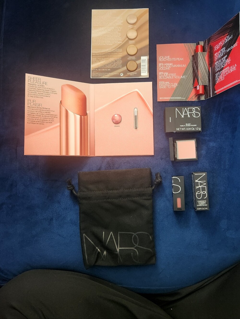NARS Accessories Black Travel Drawstring Pouch with Cosmetic Samples